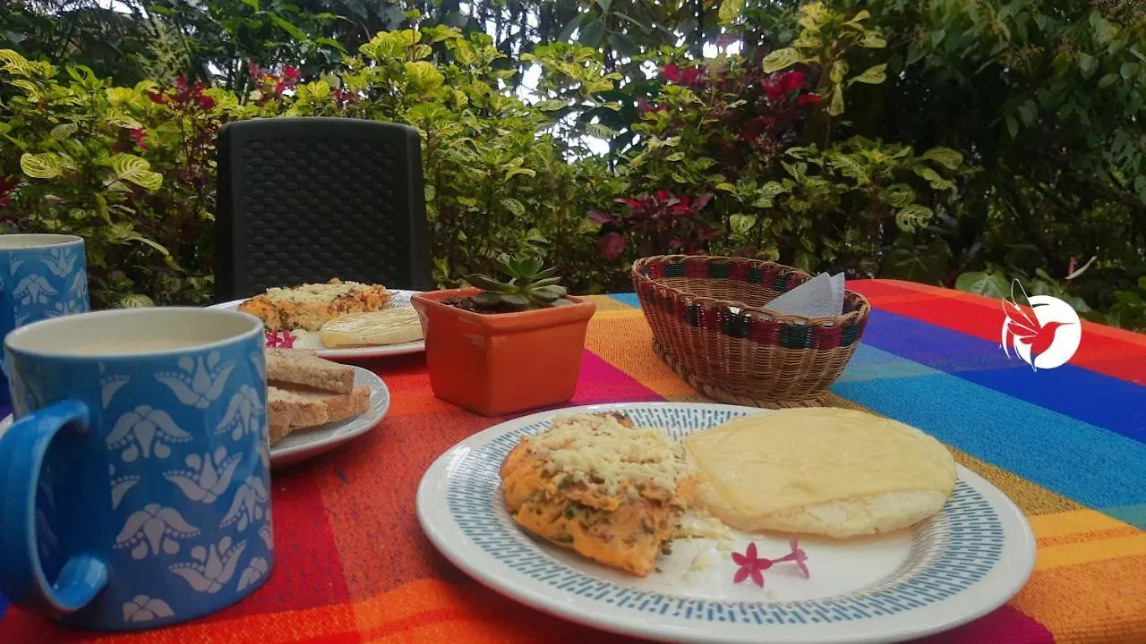 Bosque Colibri Hotel Cali Campsite